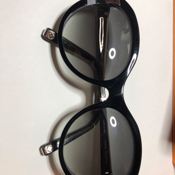 Authentic Louis Vuitton Sunglasses - Picture 6 of 9